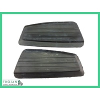 KNEE RUBBERS, TRIUMPH, T150 UK, (PAIR) GENUINE, 82-9372, 82-9373
