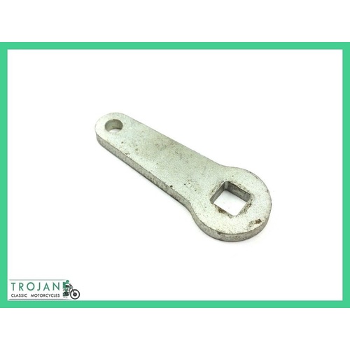 FRONT BRAKE CAM SHORT LEVER, TRIUMPH, TLS 1968, GENUINE NOS, 37-1999