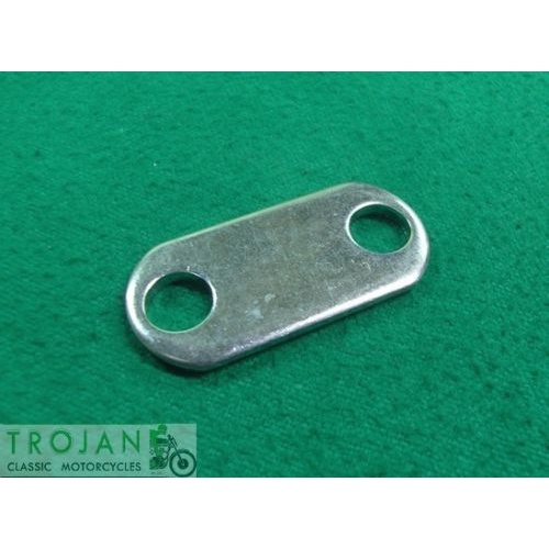 CYLINDER HEAD CENTRE STUDS BRIDGE PLATE, TRIUMPH, 1973 ON, GENUINE, 71-3553