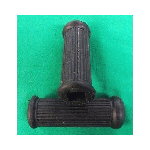FOOTREST RUBBERS, PILLION, TRIUMPH, BSA, SQR HOLE, PLAIN, 1971 ON (PAIR) 82-9054