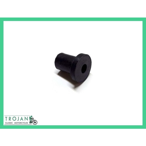 OIL TANK SIDE COVER MOUNT GROMMET, TRIUMPH, BSA, 82-6673, 82-5673, F5673, F8046